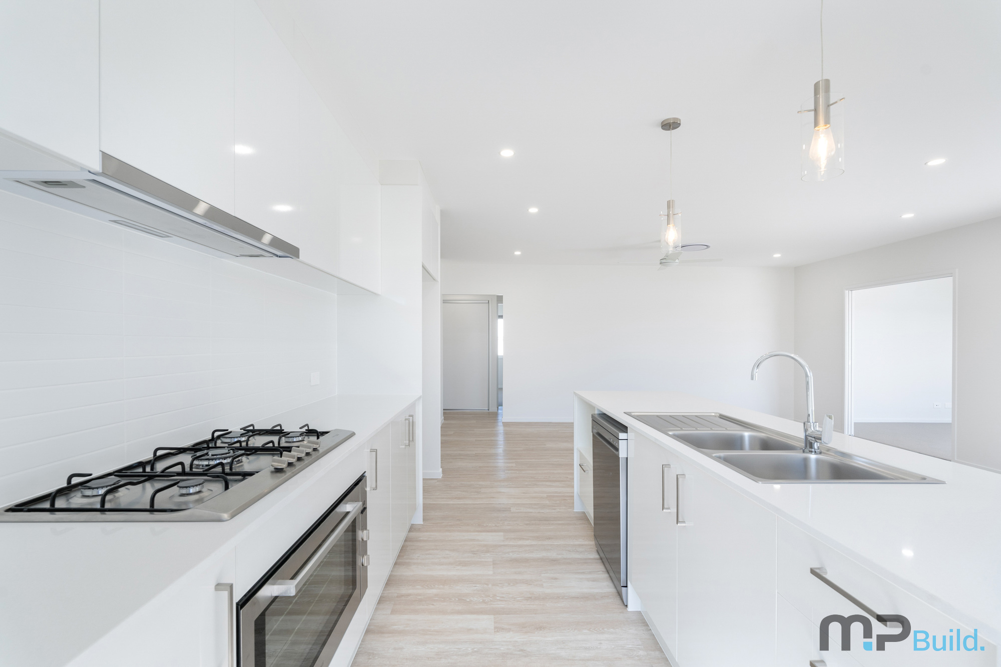 12 Mataranka Circuit, NIKENBAH, QLD 4655 AUS