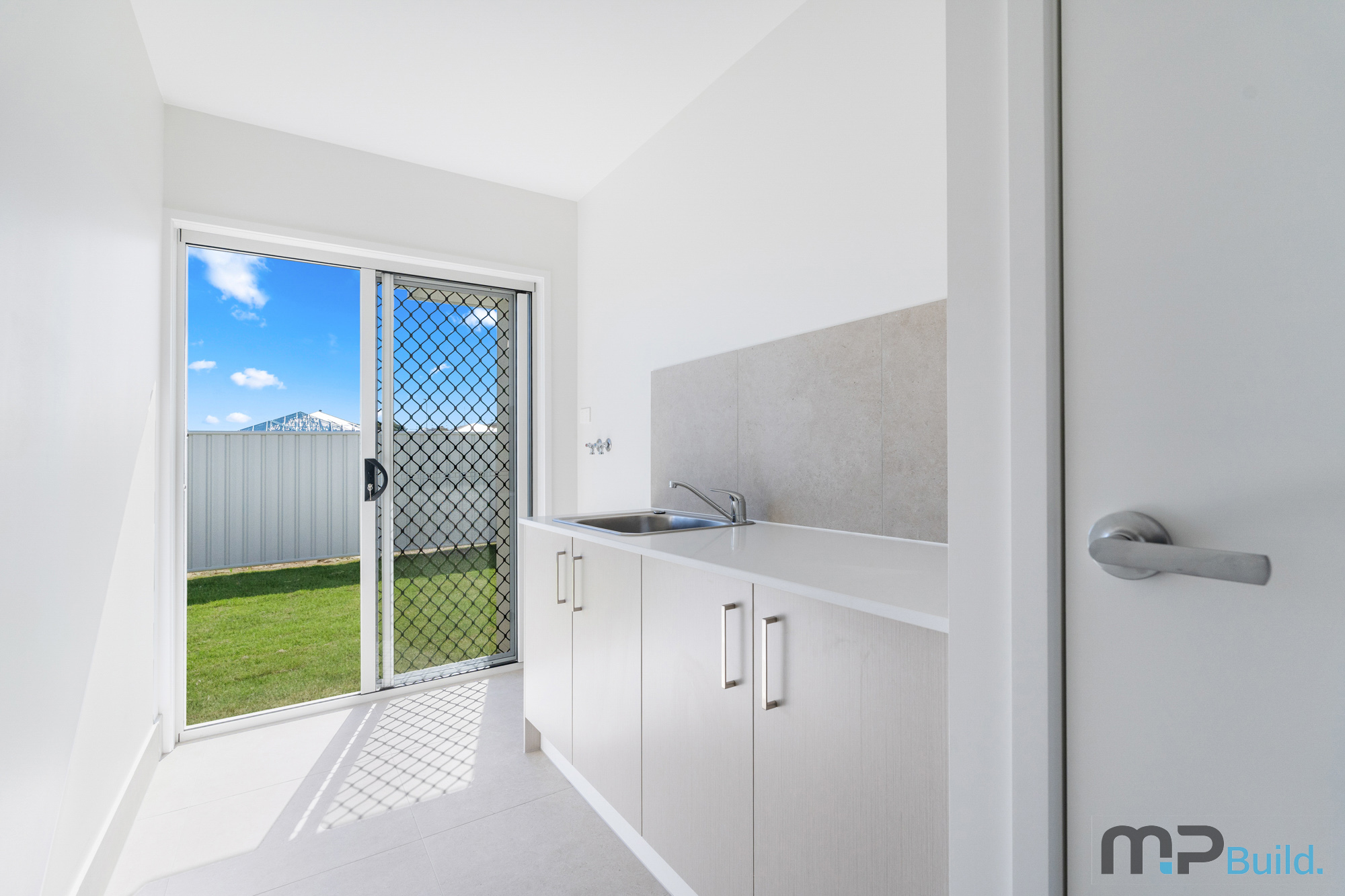 12 Mataranka Circuit, NIKENBAH, QLD 4655 AUS