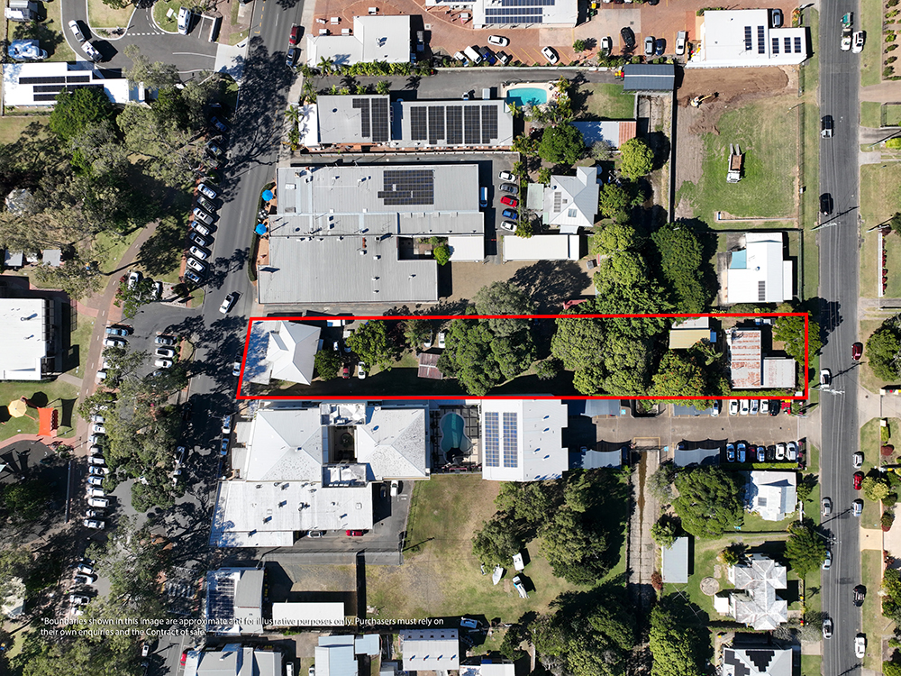 351 Esplanade & 12 Freshwater Street, SCARNESS, QLD 4655 AUS
